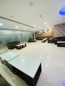 Hotel Paras R Inn,,2 star