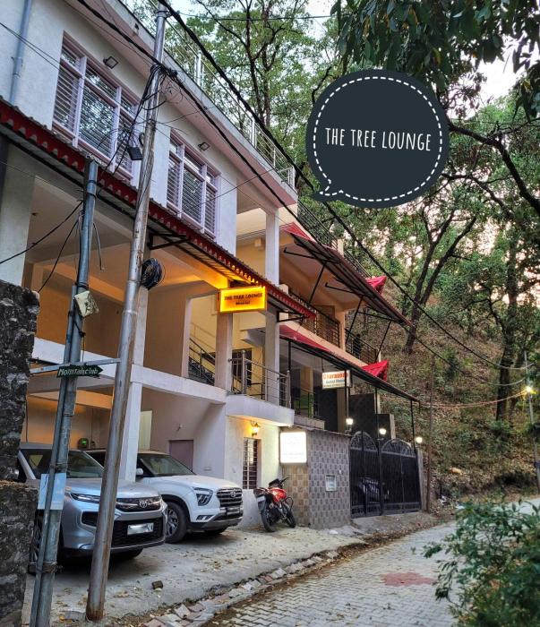 The Tree Lounge,,3 star