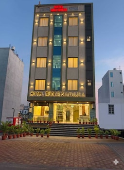 Hotel Rudra Shivalika,,3 star