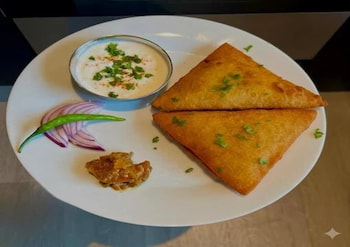 hotel s r stay near igi delhi airport