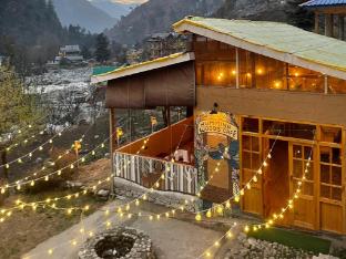 Brow Dipper House By Humming Woods,,0 star