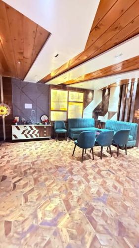 room-image