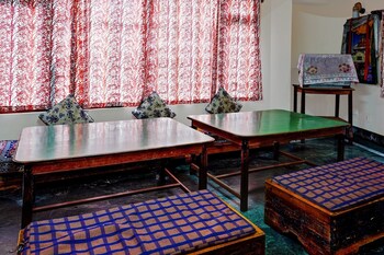 os hotel hidden flower