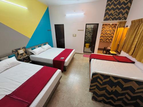 room-image