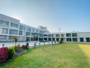 The Manak Bagh,,3 star