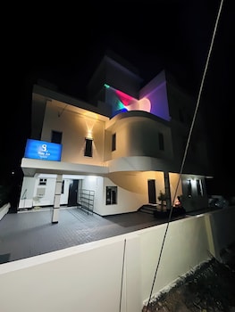 Stay Lo Residency,,2 star