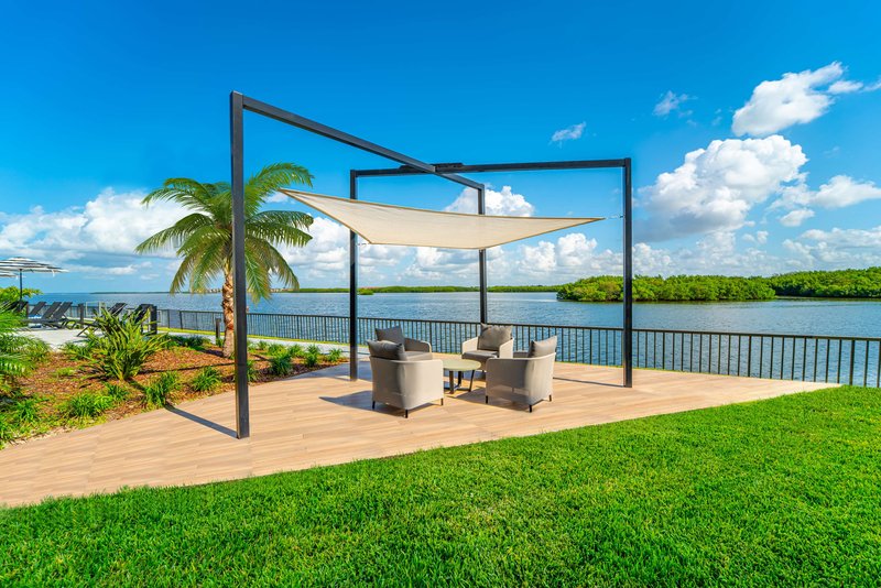 doubletree by hilton tampa rocky point waterfront