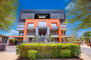 Super Townhouse Nagthane Satara Formerly Matoshree Palace,,3 star