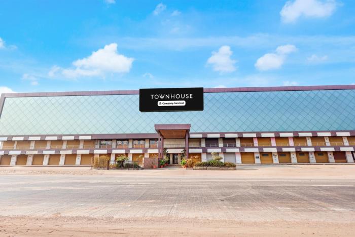 Super Townhouse Gidc Ankleshwar Formerly Studio 60,,3 star