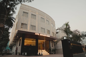 hotel siddharth grand
