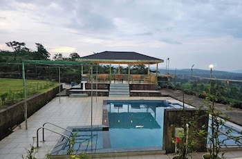 Bison Farm Stay,,2 star