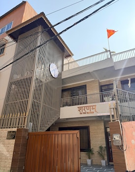 Sharnam On The Ganges,,2 star