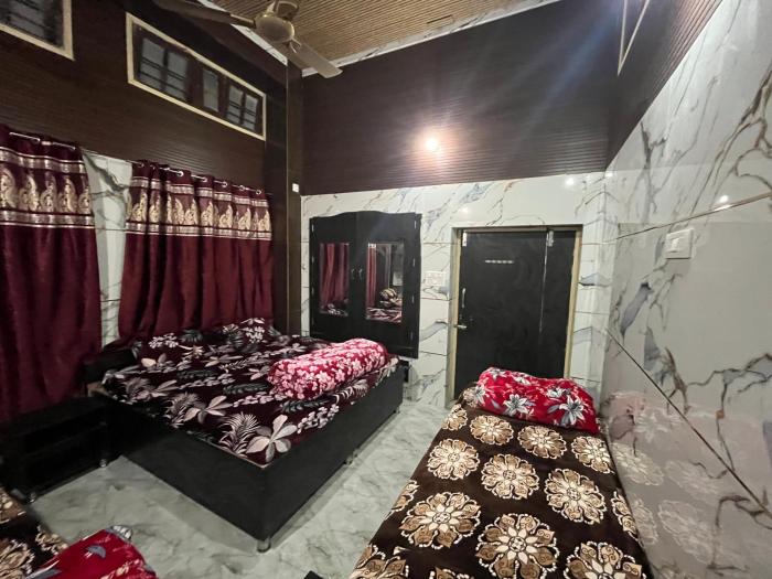 Guru Nanak Dev Ji Yatri Niwas Amritsar,,3 star