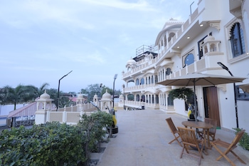 a 26 hilltop heaven resort