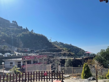 yao adventure base camp bhatta falls