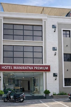 hotel maniratna premium