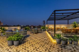 The Embassy Inn - Near Indoor Stadium & Sector 11,,3 star