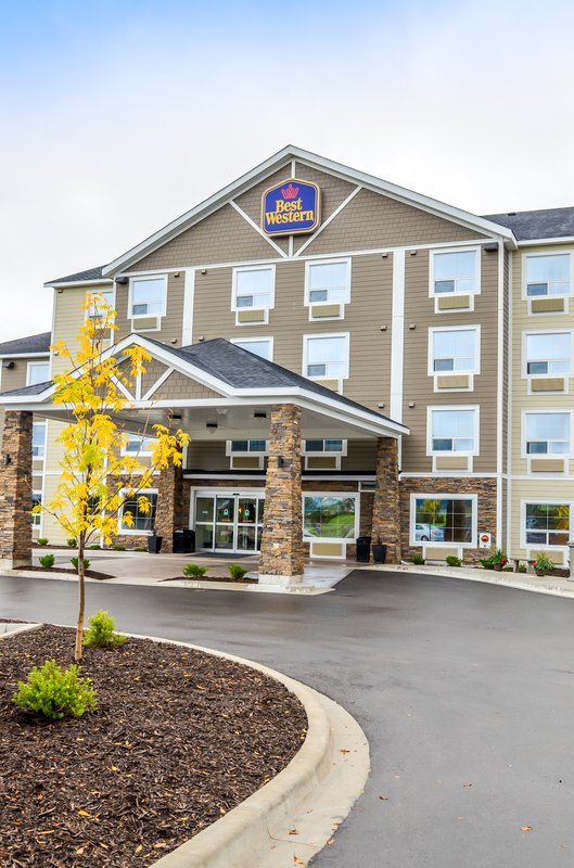 Best Western Thompson Hotel & Suites