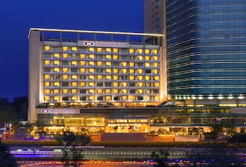 Crowne Plaza Ahmedabad City Centre By Ihg,Sarkhej Gandhinagar Highway, Ahmedabad,5 star