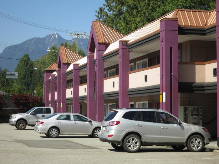 North Vancouver Hotel,British Columbia>>District Of North Vancouver,2 star