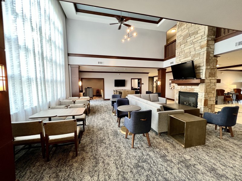 Staybridge Suites Milwaukee West-Oconomowoc, An Ihg Hotel,Milwaukee>>Delafield,3 star