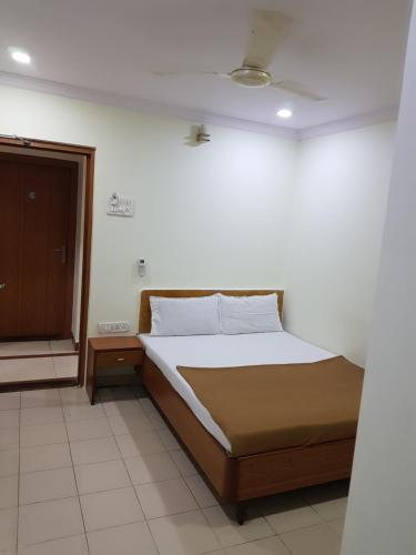 Hotel  Super,South Mumbai>>Mumbai,2 star