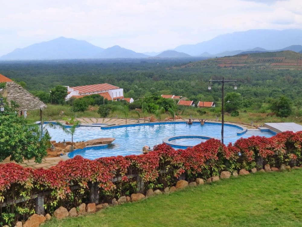 Kadambavanam Ethnic Village Resort