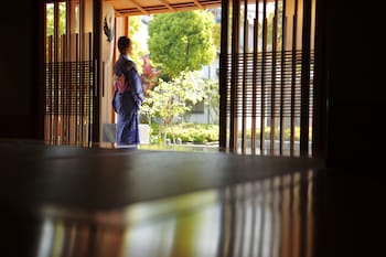 onishiya suishoen