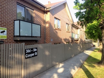 Strathfield Executive Accommodation,Berrilee>>Ashfield,3.5 star