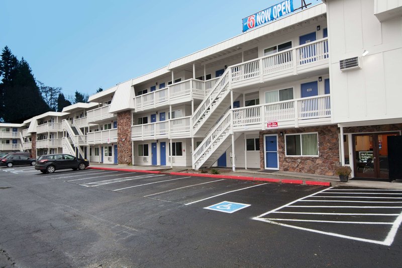 Motel 6 Bremerton, Wa,Navy Yard City>>Bremerton,2 star