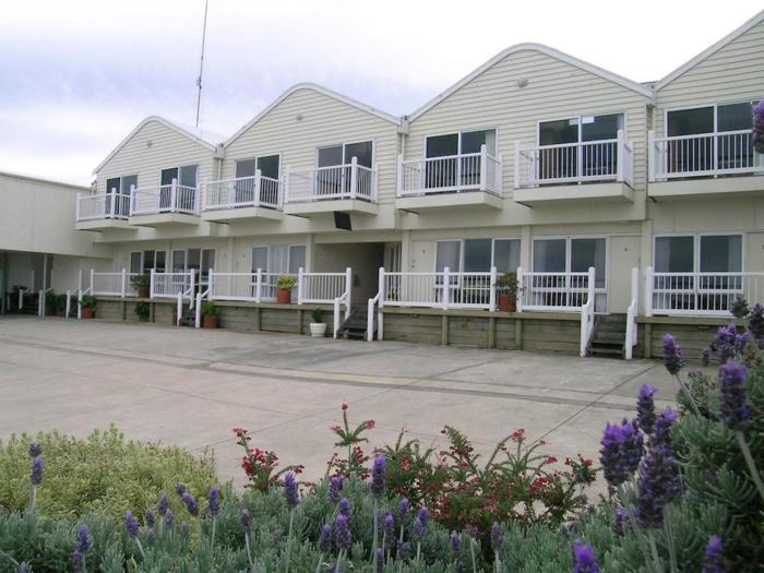 a great ocean view motel