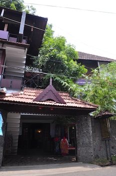 Treebo Trend Mango Tree Inn,Fort Kochi>>Ernakulam,3 star
