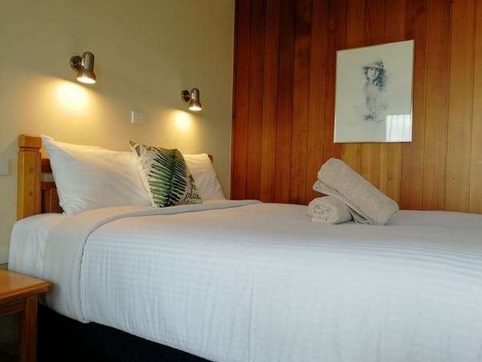Banjo Paterson Motor Inn,Rosslea>>Cluden,3 star
