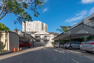 Benson Court Motel,South Brisbane>>Brisbane,3 star