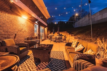 Holiday Inn Express & Suites New Martinsville By Ihg,West Virginia>>New Martinsville,3 star