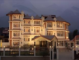 Club Mahindra Dharamshala,Upuhu,3 star
