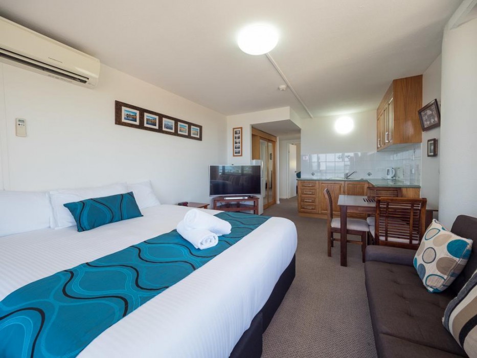 Bayview Tower,Queensland>>Capricorn,3.5 star