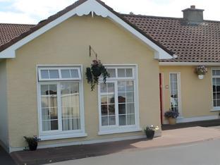 Hazelbrook Bed And Breakfast,Near House Of Waterford Crystal,3 star