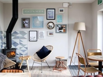 The Cliff House,In Barton-On-Sea,4 star