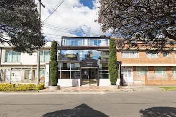 Hotel Ejecutivo Embajada,Calle 24B No 44A-22,3 star