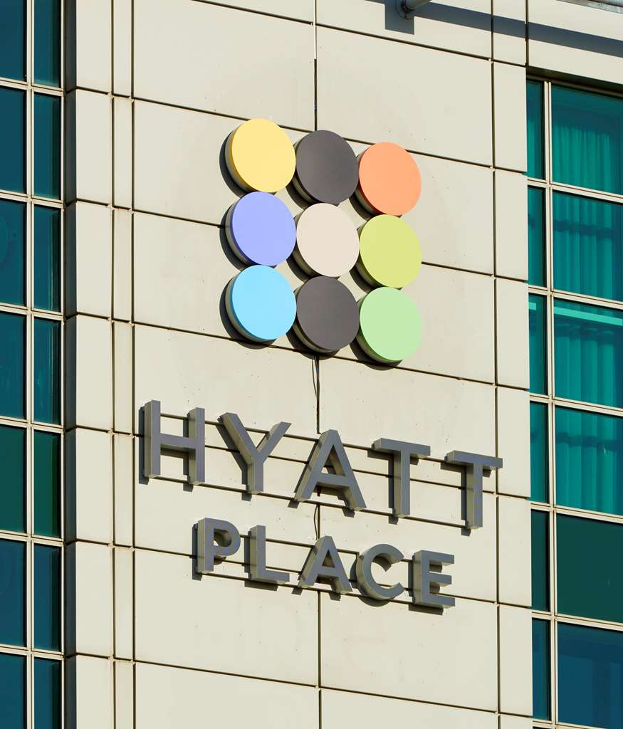 hyatt place london heathrow airport