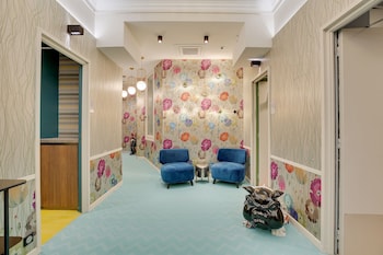 Hotel 33 Marbeuf ,Île-De-France>>Paris,4 star