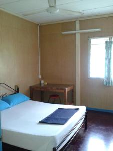 Baba Guest House,52, Batu Ferringhi,2 star