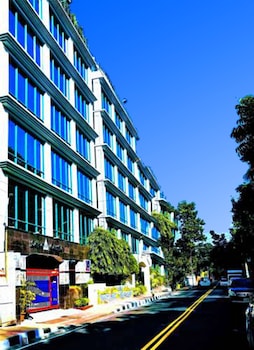 hotel lake castle