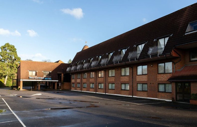 Lakeside International Hotel,Camberley>>Aldershot,3 star