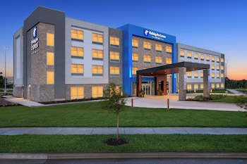 Holiday Inn Express & Suites Overland Park South,,3 star