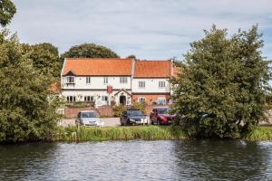 wayford bridge inn