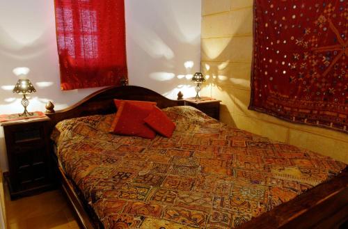 room-image