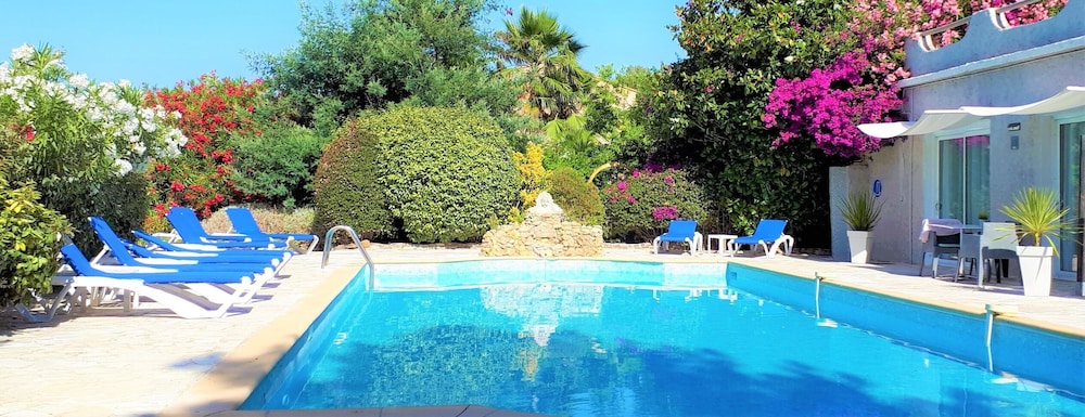 hotel les jardins de bormes sauna and jacuzzi