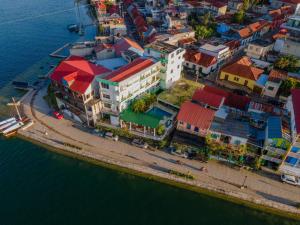 Hotel Santana,Peten>>Flores,3 star